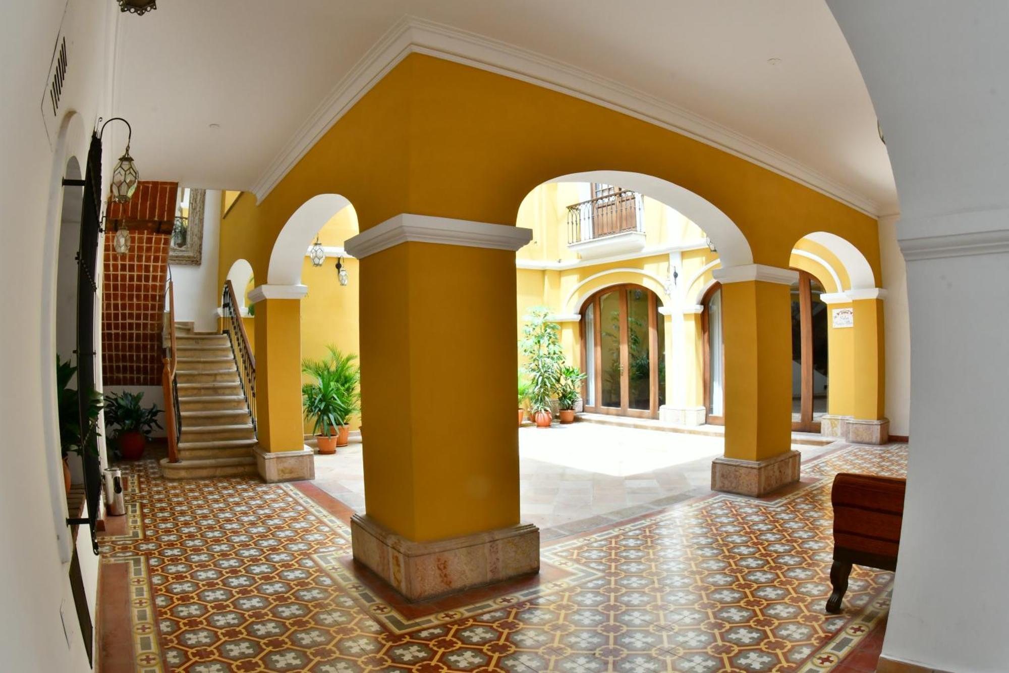 Parador Santa Maria La Real Sucre Luaran gambar