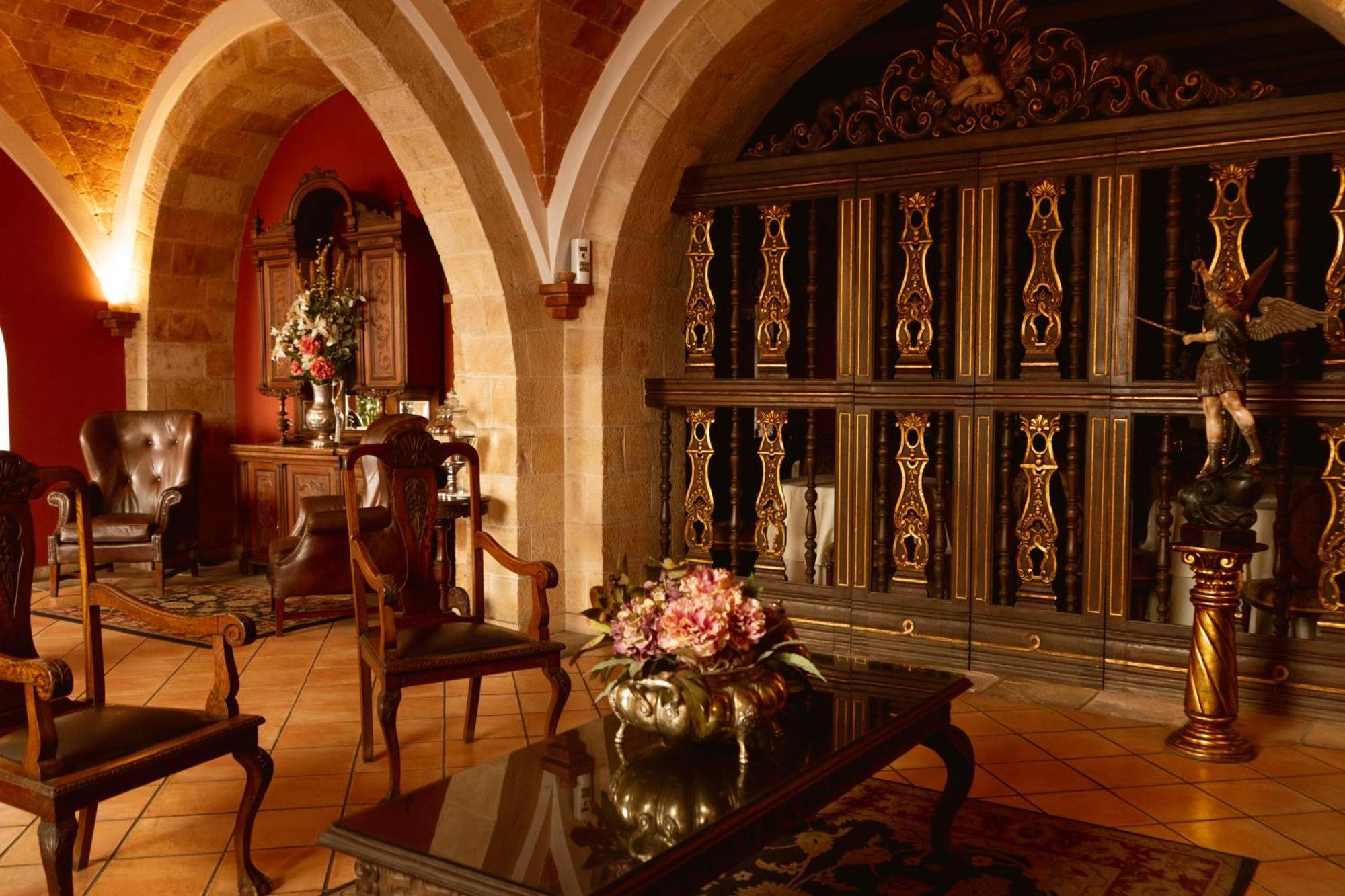 Parador Santa Maria La Real Sucre Luaran gambar